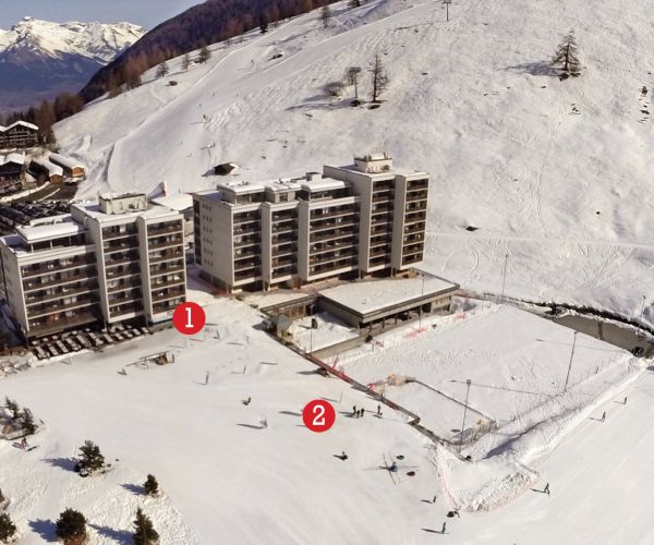 Vue aérienne des différents points de rassemblement de la station de ski de Nendaz en Valais